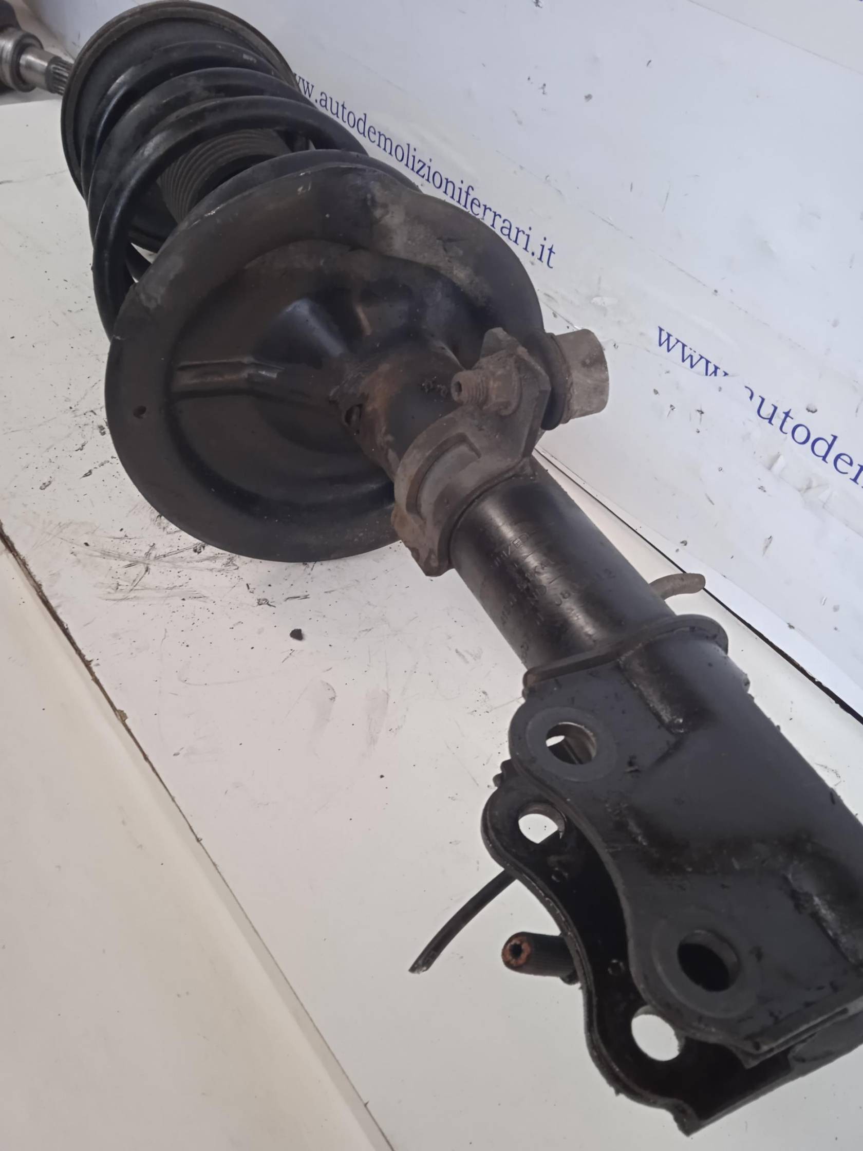 Ammortizzatore ant. dx.